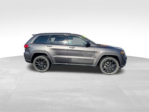 Used 2020 Jeep Grand Cherokee Altitude image 4