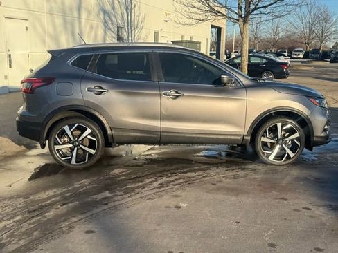 Used 2022 Nissan Rogue Sport SL image 9