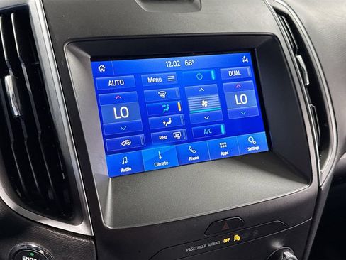 Used 2020 Ford Edge SE FWD image 21