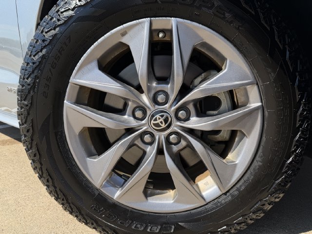 Used 2021 Toyota Sienna LE FWD image 9
