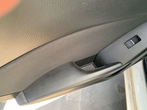 Used 2016 MAZDA MAZDA3 i Sport FWD image 20