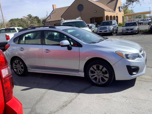 Used 2012 Subaru Impreza 2.0i Sport Premium image 8