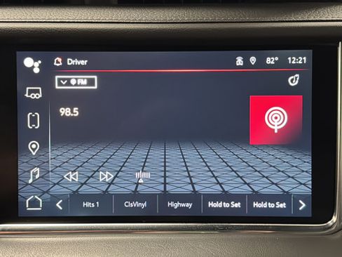 Used 2023 GMC Yukon XL Denali AWD/4WD image 32