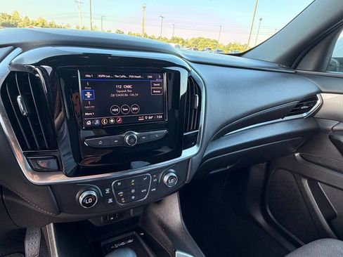 Used 2023 Chevrolet Traverse LT FWD image 24