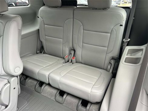 Used 2022 GMC Acadia SLT w/ Technology Package image 22