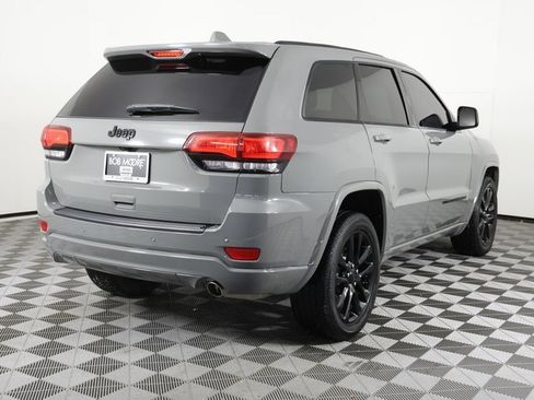 Used 2022 Jeep Grand Cherokee Laredo X image 5