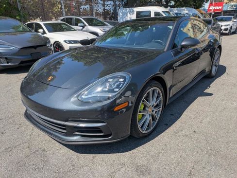 Used 2019 Porsche Panamera 4 image 1