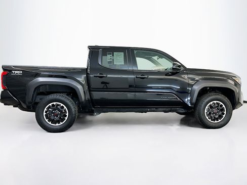 Used 2025 Toyota Tacoma TRD Off-Road image 10