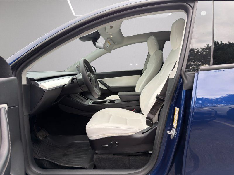 Used 2022 Tesla Model Y Long Range AWD/4WD image 9