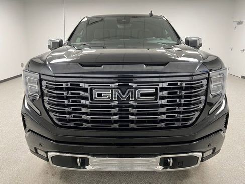 Used 2023 GMC Sierra 1500 Denali Ultimate AWD/4WD image 3