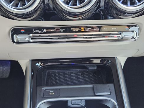 Certified 2025 Mercedes-Benz GLA 250 250 image 18