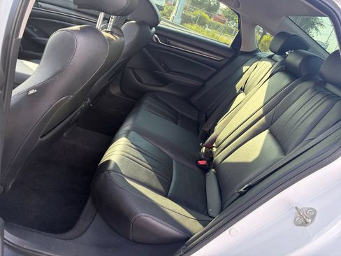 Used 2019 Honda Accord Touring image 18