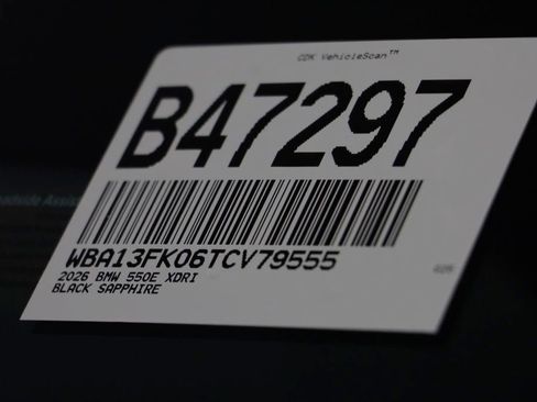 New 2026 BMW 550e xDrive w/ Premium Package image 25