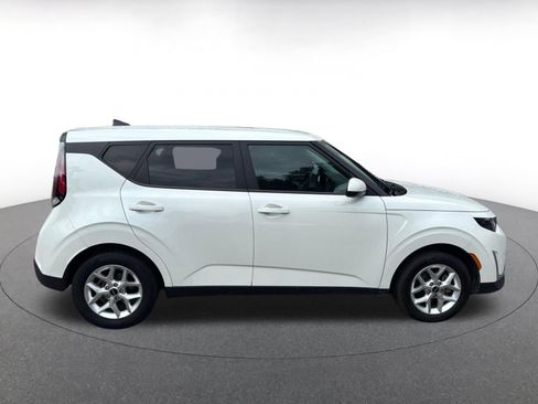 Used 2025 Kia Soul LX w/ LX Technology Package FWD image 15