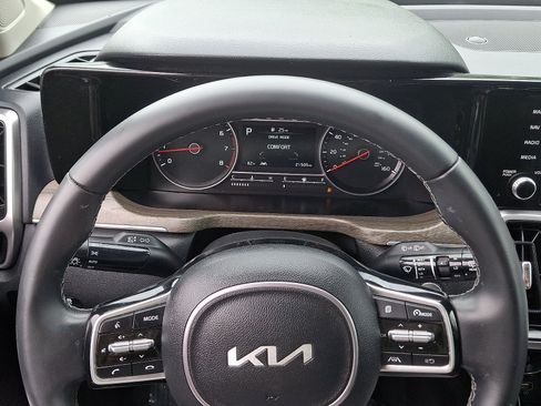 Certified 2023 Kia Sorento S AWD/4WD image 19