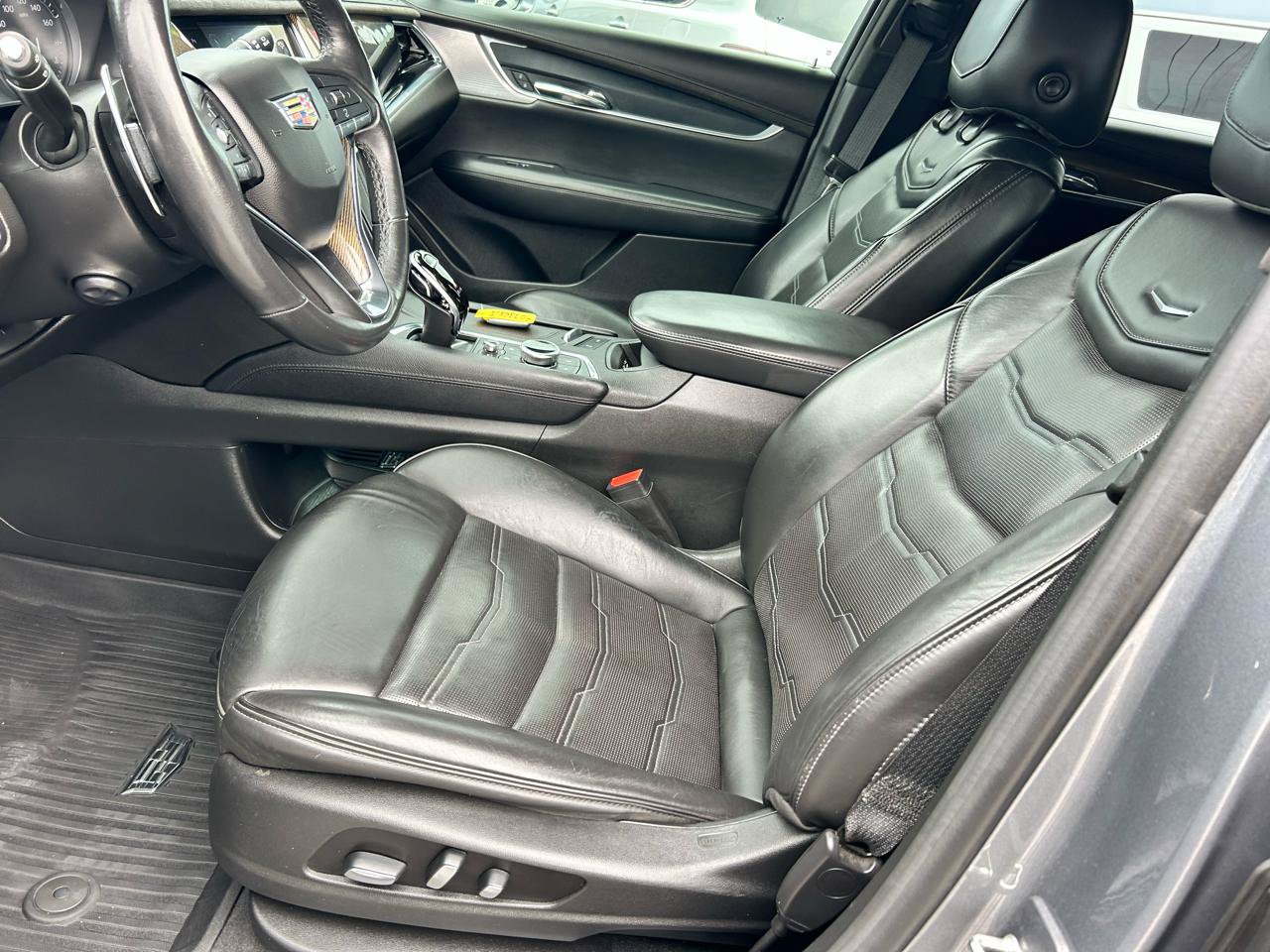 Used 2020 Cadillac XT6 Sport w/ Platinum Package AWD/4WD image 7