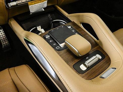 New 2026 Mercedes-Benz GLS 580 4MATIC image 13
