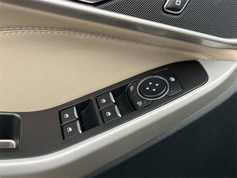 Used 2023 Ford Explorer XLT image 27