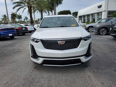Certified 2025 Cadillac XT6 Premium Luxury FWD image 8