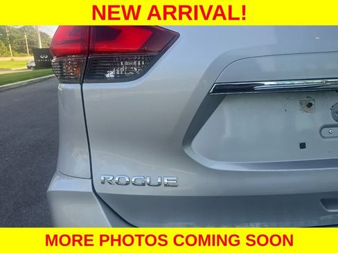 Used 2017 Nissan Rogue SL w/ SL Premium Package AWD/4WD image 10