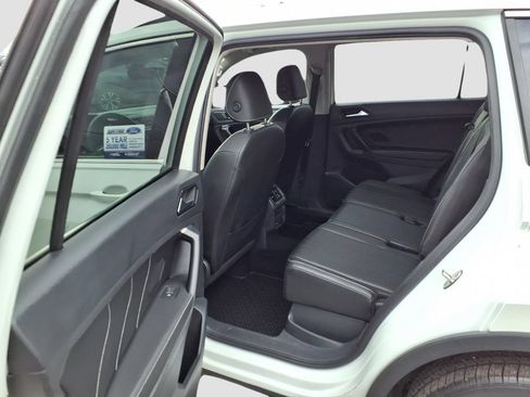 Used 2023 Volkswagen Tiguan SE w/ Panoramic Sunroof Package AWD/4WD image 24