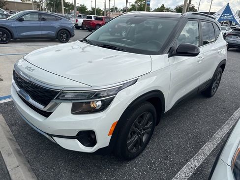 Used 2023 Kia Seltos S FWD image 1