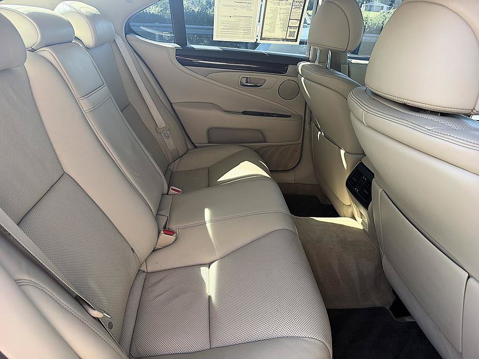 Used 2013 Lexus LS 460 w/ Comfort Pkg RWD image 20