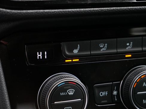 Certified 2024 Volkswagen Taos SE w/ Panoramic Sunroof Package image 31