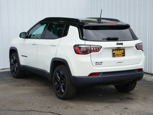 Used 2018 Jeep Compass Latitude w/ Popular Equipment Group AWD/4WD image 4