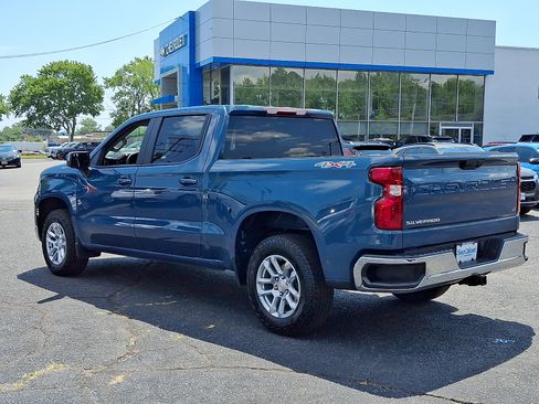 Used 2024 Chevrolet Silverado 1500 LT AWD/4WD image 5