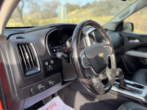 Used 2019 Chevrolet Colorado ZR2 w/ ZR2 Dusk Special Edition image 13