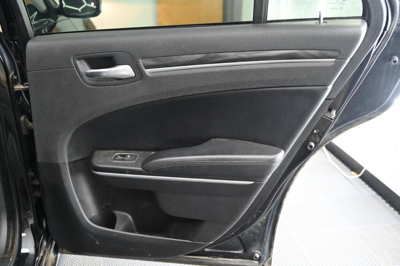 Used 2021 Chrysler 300 Touring L RWD image 35