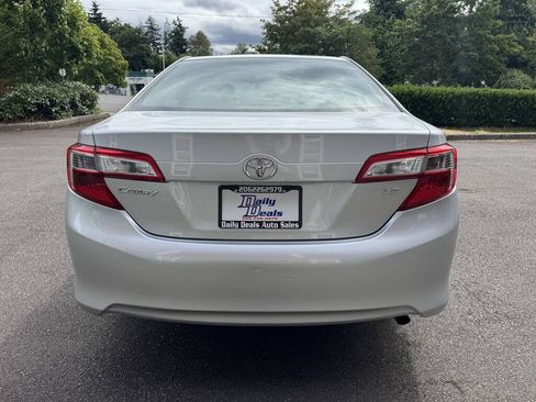 Used 2013 Toyota Camry LE FWD image 8
