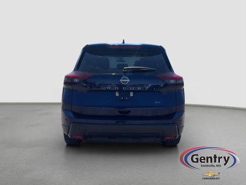 Used 2024 Nissan Rogue SV FWD image 5
