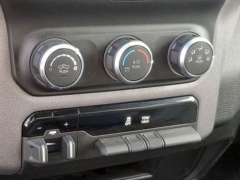 Used 2022 RAM 2500 Tradesman w/ Chrome Appearance Group image 15