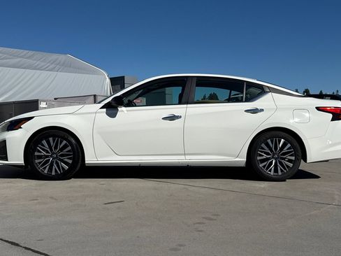 Used 2025 Nissan Altima 2.5 SV image 7