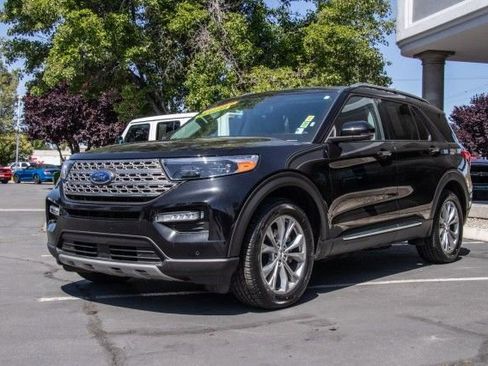 Used 2023 Ford Explorer Limited w/ Equipment Group 301A AWD/4WD image 3
