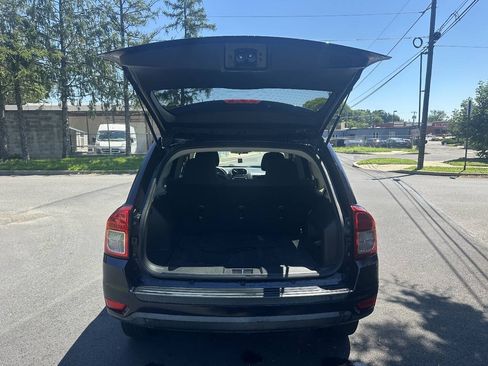 Used 2011 Jeep Compass Latitude AWD/4WD image 6