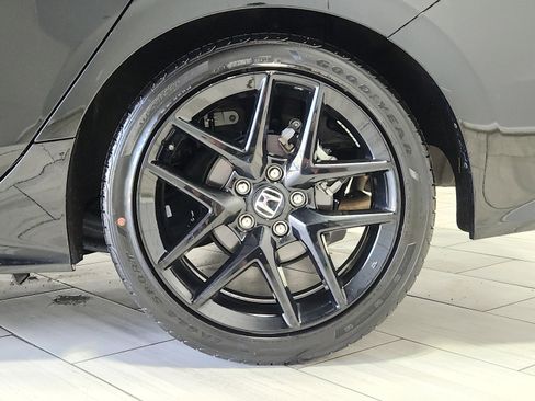 Used 2025 Honda Civic Sport image 9