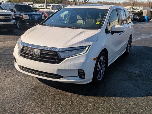 Used 2023 Honda Odyssey Touring image 5