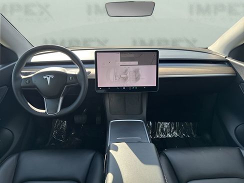 Used 2021 Tesla Model Y Long Range image 12