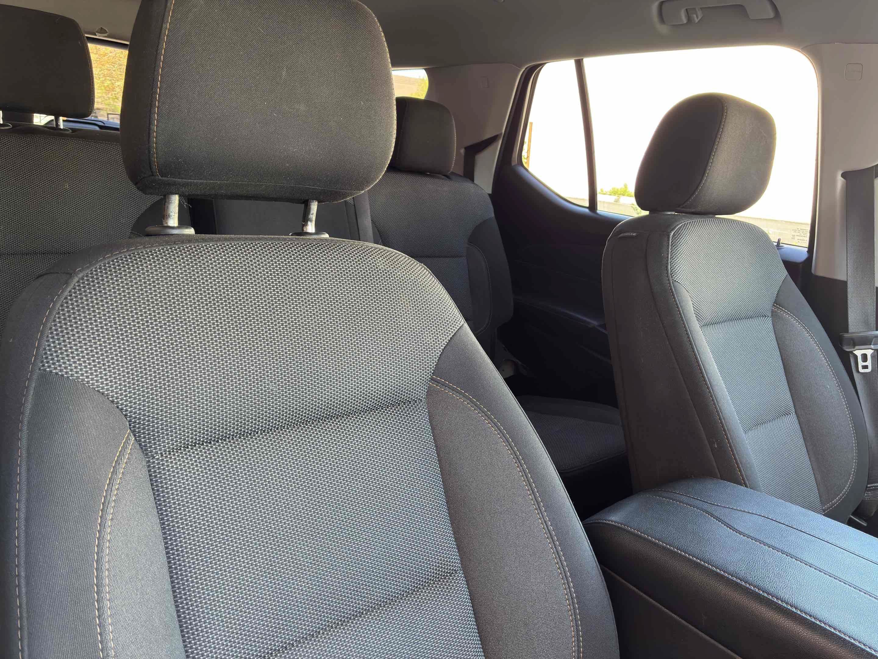 Used 2020 Chevrolet Traverse LT FWD image 40