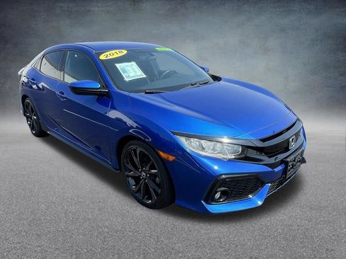 Used 2018 Honda Civic Sport image 4