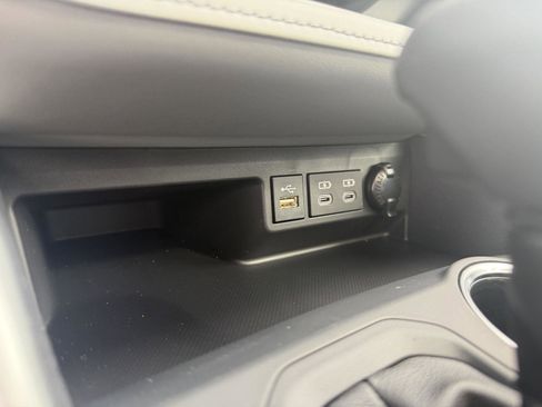 New 2026 Toyota Highlander XLE image 25