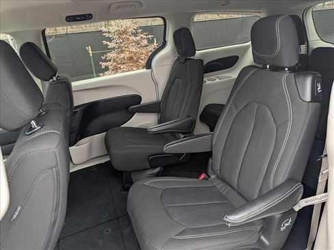 Used 2024 Chrysler Voyager LX image 25