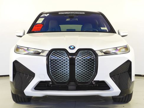 Used 2024 BMW iX xDrive50 w/ Sport Package AWD/4WD image 3