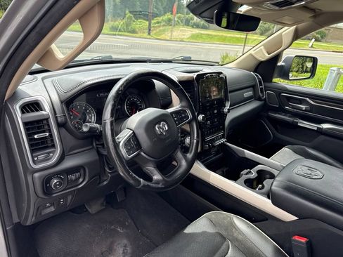 Used 2019 RAM 1500 Laramie AWD/4WD image 9