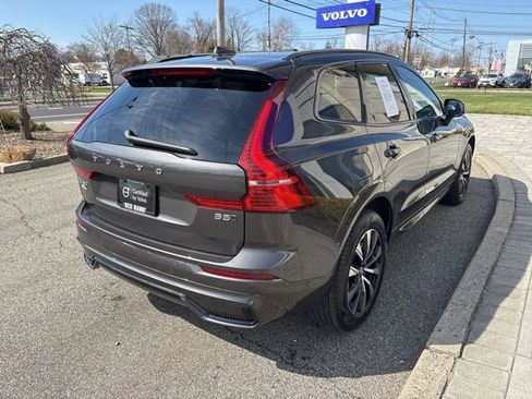 Used 2025 Volvo XC60 B5 Plus image 5