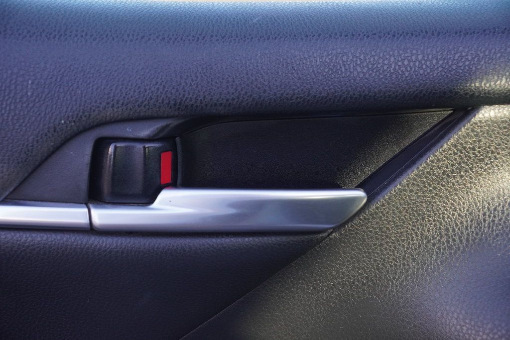 Used 2021 Toyota Camry XLE w/ Carpet Mat Package (TMS) FWD image 16
