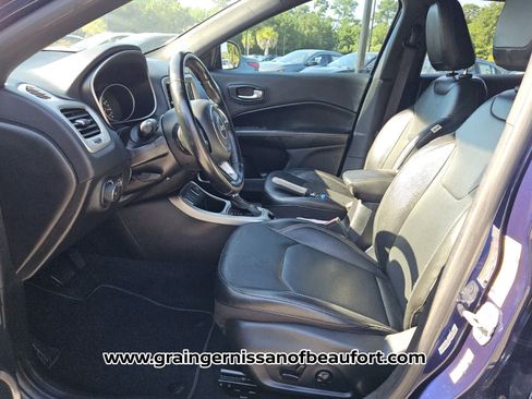 Used 2021 Jeep Compass Latitude w/ Driver Assistance Group FWD image 3